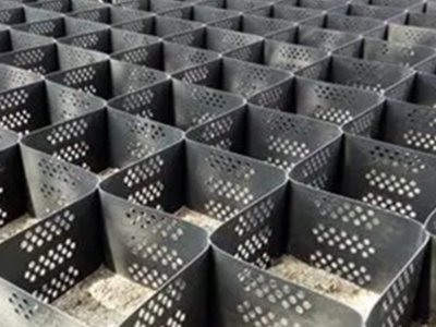 Сотовая георешетка для укрепления земляного полотна
